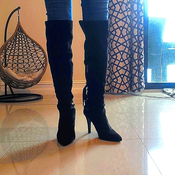 BCBGeneration Shoes - BCBG GENERATION KNEE BOOTS